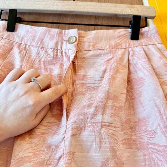 ASOS Jacquard High Waist Pink Shorts - Size 6 - NWT - Picture 4 of 8